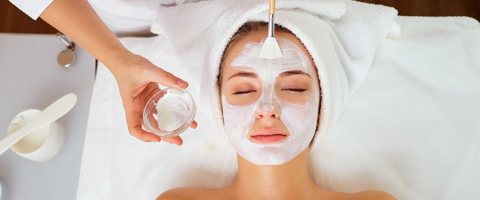 Benefits of Facial Treatments and Skin Care Products